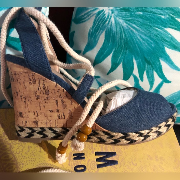 Woman’s Denim tie up Shoe - Picture 1 of 7